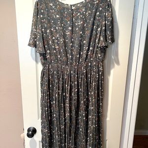 Evelyn Pleated Dress in Dark Teal